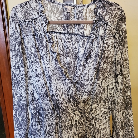Guess sheer top - Picture 2 of 3